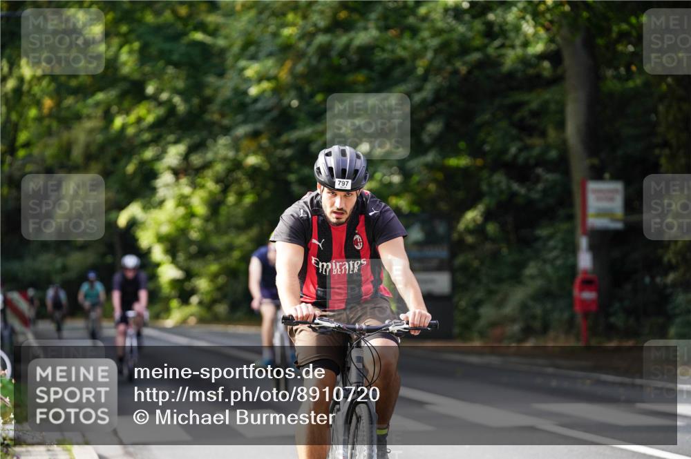 14.09.2025 - Stadtparktriathlon Michael Burmester http://msf.ph/oto/8910720 14.09.2025 10:52:16 Radfahren 661, 720, 748, 759, 772, 785, 797, 799, 800, 805, 806 meine-sportfotos.de