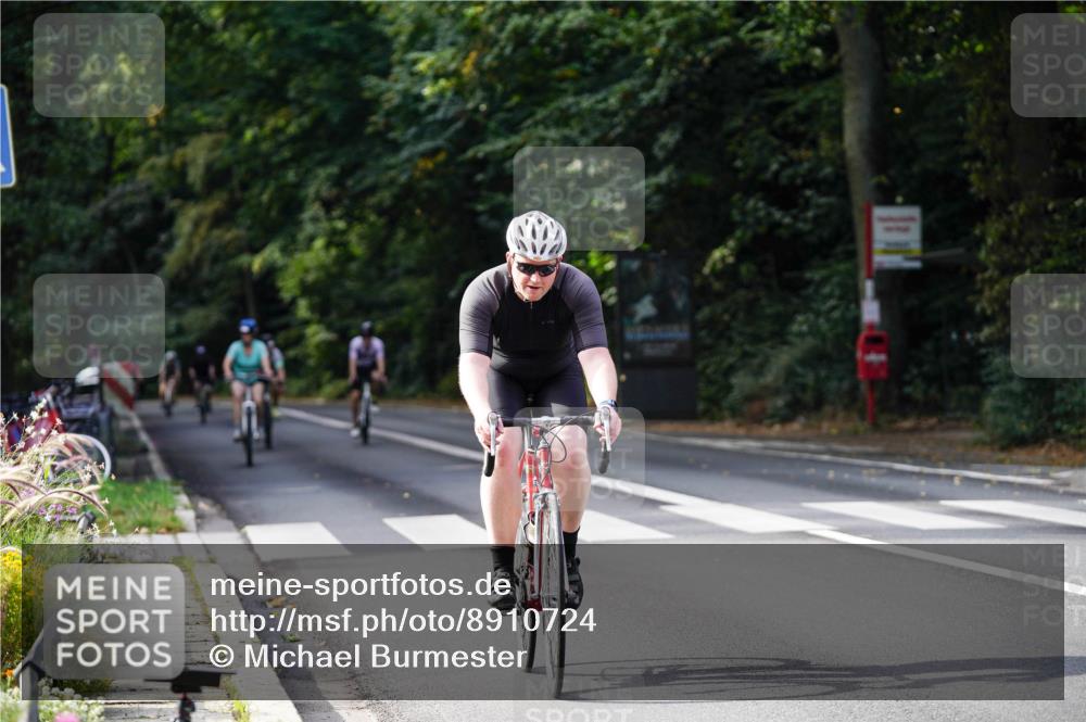 14.09.2025 - Stadtparktriathlon Michael Burmester http://msf.ph/oto/8910724 14.09.2025 10:52:20 Radfahren 633, 655, 748, 759, 797, 800, 805, 806 meine-sportfotos.de