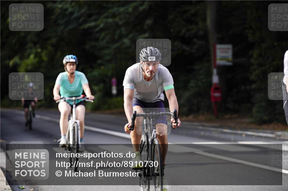 14.09.2025 - Stadtparktriathlon Michael Burmester http://msf.ph/oto/8910730 14.09.2025 10:52:24 Radfahren 633, 655, 663, 748, 800, 805, 806 meine-sportfotos.de