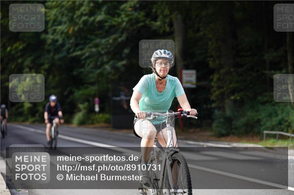 14.09.2025 - Stadtparktriathlon Michael Burmester http://msf.ph/oto/8910731 14.09.2025 10:52:26 Radfahren 633, 655, 663, 677, 748, 800, 805 meine-sportfotos.de