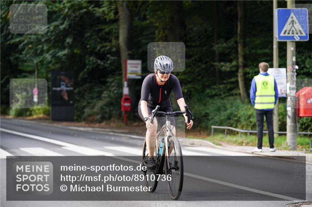 14.09.2025 - Stadtparktriathlon Michael Burmester http://msf.ph/oto/8910736 14.09.2025 10:52:28 Radfahren 633, 655, 663, 677, 748, 800 meine-sportfotos.de