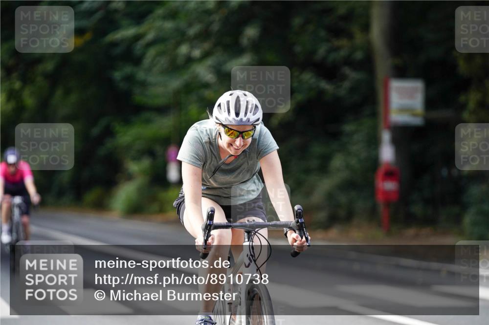 14.09.2025 - Stadtparktriathlon Michael Burmester http://msf.ph/oto/8910738 14.09.2025 10:52:31 Radfahren 633, 655, 663, 677 meine-sportfotos.de