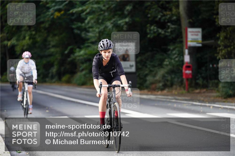 14.09.2025 - Stadtparktriathlon Michael Burmester http://msf.ph/oto/8910742 14.09.2025 10:52:43 Radfahren 694, 718, 723 meine-sportfotos.de