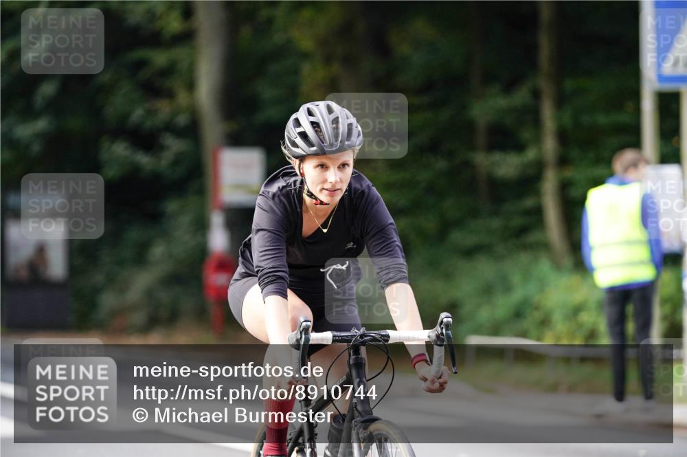 14.09.2025 - Stadtparktriathlon Michael Burmester http://msf.ph/oto/8910744 14.09.2025 10:52:44 Radfahren 646, 694, 718, 723 meine-sportfotos.de