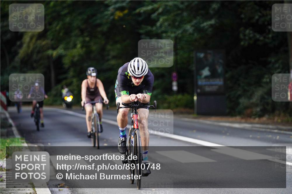 14.09.2025 - Stadtparktriathlon Michael Burmester http://msf.ph/oto/8910748 14.09.2025 10:52:49 Radfahren 646, 657, 694, 718, 723 meine-sportfotos.de