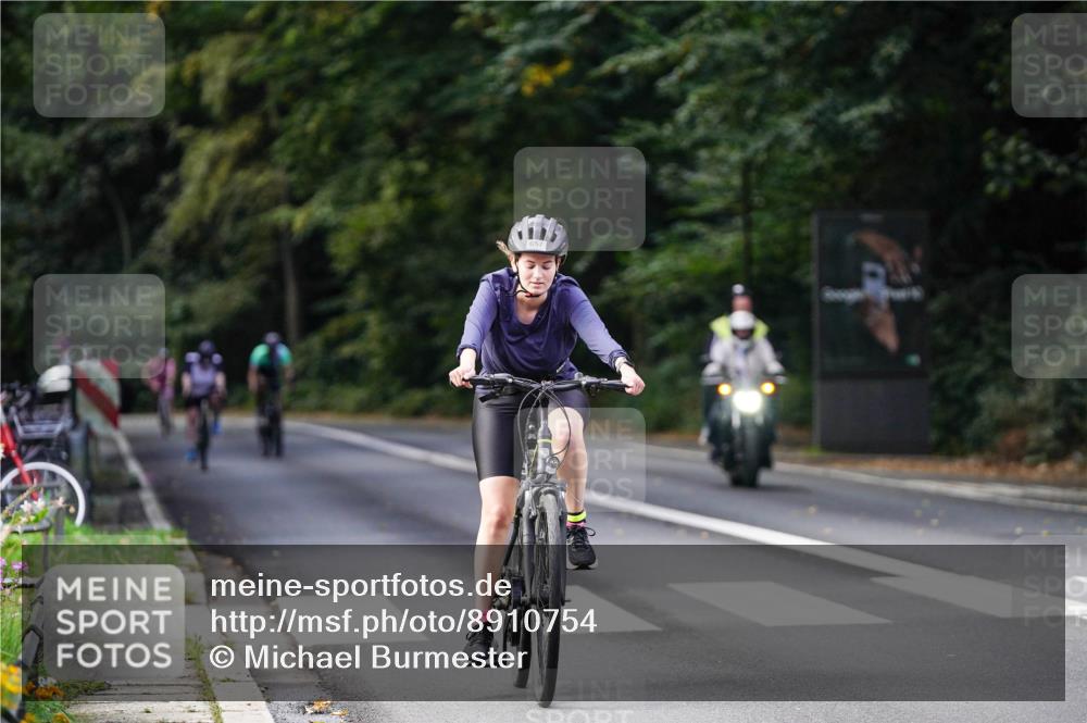 14.09.2025 - Stadtparktriathlon Michael Burmester http://msf.ph/oto/8910754 14.09.2025 10:52:54 Radfahren 646, 657, 708, 723, 730 meine-sportfotos.de