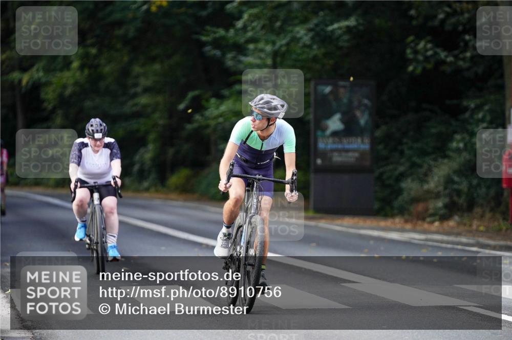 14.09.2025 - Stadtparktriathlon Michael Burmester http://msf.ph/oto/8910756 14.09.2025 10:52:59 Radfahren 657, 691, 708, 730 meine-sportfotos.de
