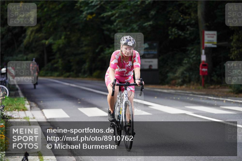 14.09.2025 - Stadtparktriathlon Michael Burmester http://msf.ph/oto/8910762 14.09.2025 10:53:05 Radfahren 691, 708, 730, 734 meine-sportfotos.de