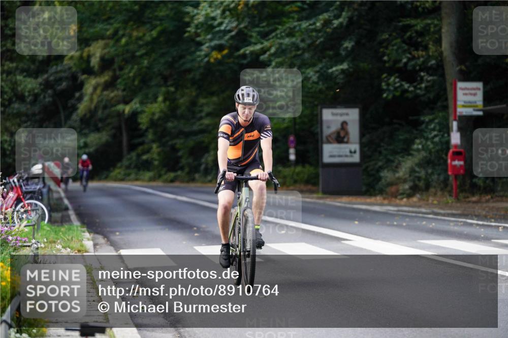 14.09.2025 - Stadtparktriathlon Michael Burmester http://msf.ph/oto/8910764 14.09.2025 10:53:11 Radfahren 691, 734 meine-sportfotos.de