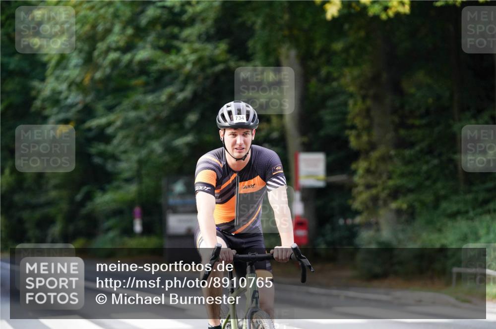 14.09.2025 - Stadtparktriathlon Michael Burmester http://msf.ph/oto/8910765 14.09.2025 10:53:12 Radfahren 734 meine-sportfotos.de