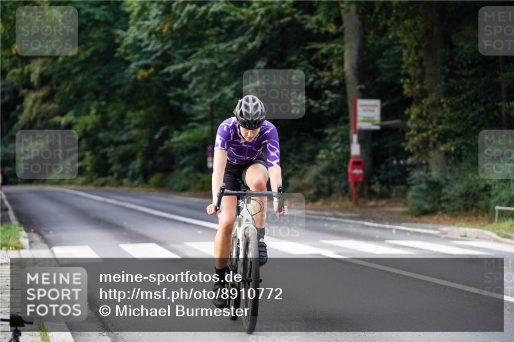 14.09.2025 - Stadtparktriathlon Michael Burmester http://msf.ph/oto/8910772 14.09.2025 10:53:31 Radfahren 628, 639, 648 meine-sportfotos.de