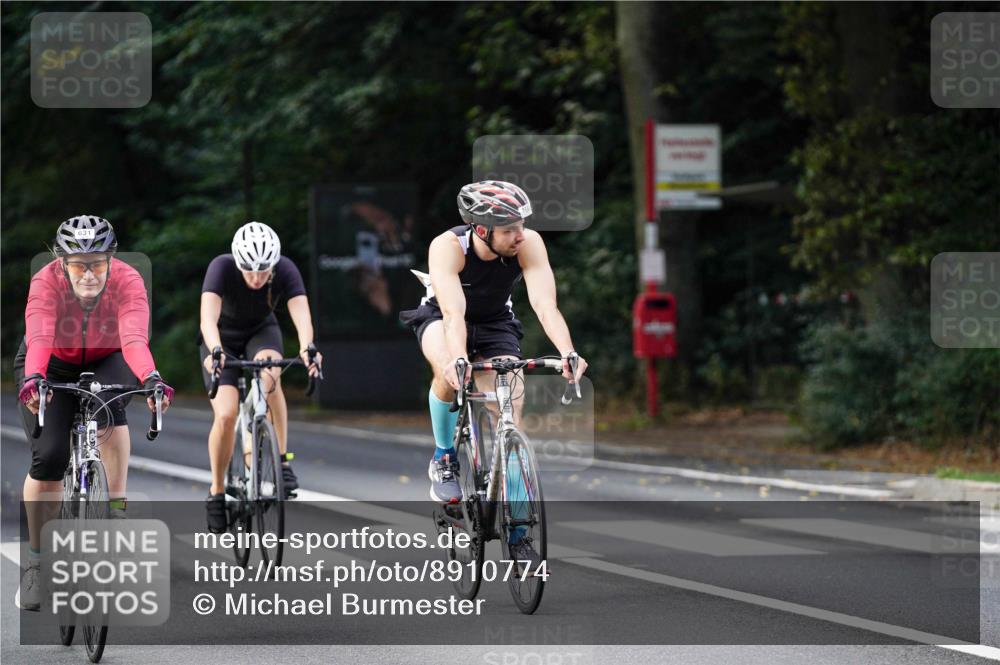 14.09.2025 - Stadtparktriathlon Michael Burmester http://msf.ph/oto/8910774 14.09.2025 10:53:49 Radfahren 631, 668, 685, 758, 766, 808 meine-sportfotos.de
