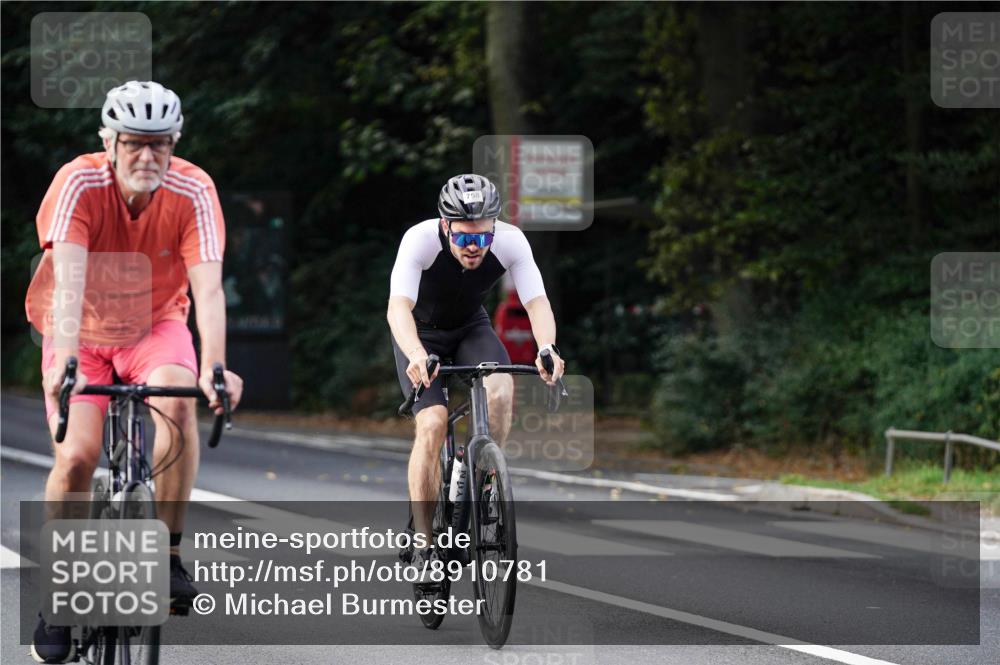 14.09.2025 - Stadtparktriathlon Michael Burmester http://msf.ph/oto/8910781 14.09.2025 10:53:54 Radfahren 631, 668, 685, 758, 766, 808 meine-sportfotos.de