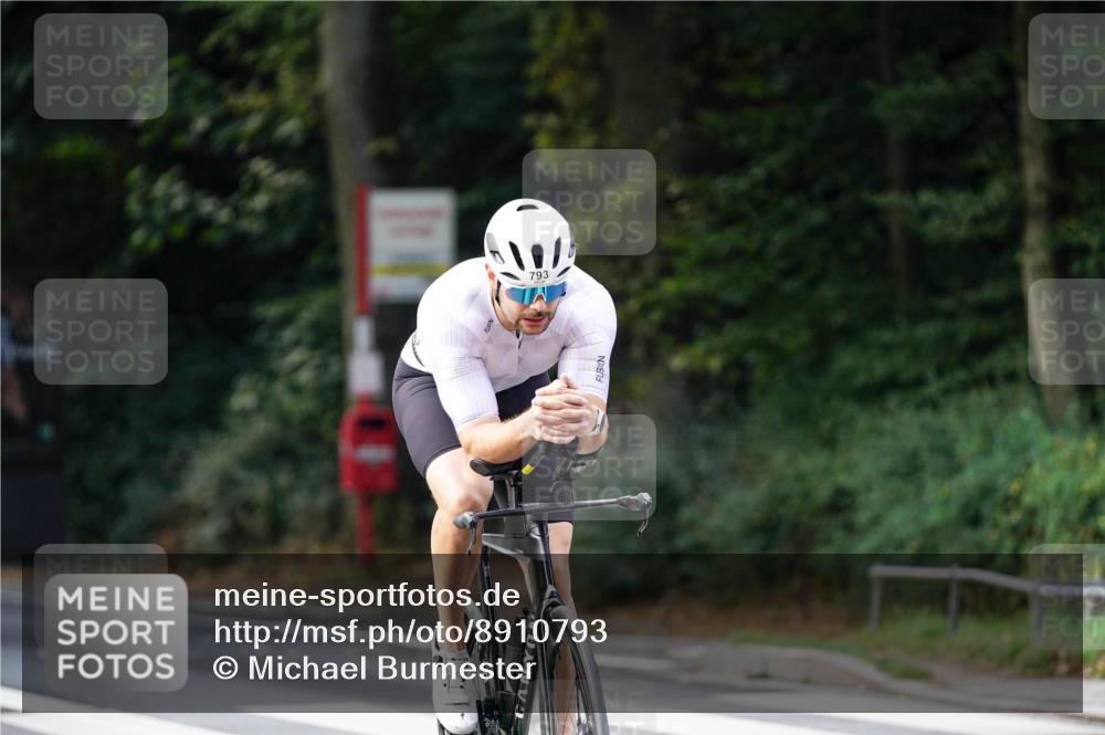 14.09.2025 - Stadtparktriathlon Michael Burmester http://msf.ph/oto/8910793 14.09.2025 10:54:15 Radfahren 735, 761, 793, 865 meine-sportfotos.de