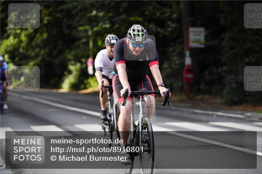 14.09.2025 - Stadtparktriathlon Michael Burmester http://msf.ph/oto/8910801 14.09.2025 10:54:27 Radfahren 629, 688, 779, 815, 823, 865, 880 meine-sportfotos.de