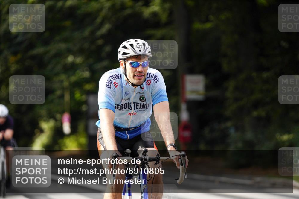 14.09.2025 - Stadtparktriathlon Michael Burmester http://msf.ph/oto/8910805 14.09.2025 10:54:30 Radfahren 629, 667, 688, 779, 815, 823, 880 meine-sportfotos.de