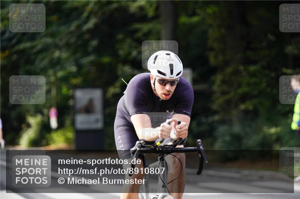 14.09.2025 - Stadtparktriathlon Michael Burmester http://msf.ph/oto/8910807 14.09.2025 10:54:32 Radfahren 629, 667, 671, 688, 749, 779, 815, 823, 880 meine-sportfotos.de