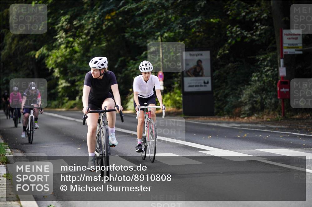 14.09.2025 - Stadtparktriathlon Michael Burmester http://msf.ph/oto/8910808 14.09.2025 10:54:33 Radfahren 629, 667, 671, 688, 749, 779, 815, 823, 880 meine-sportfotos.de