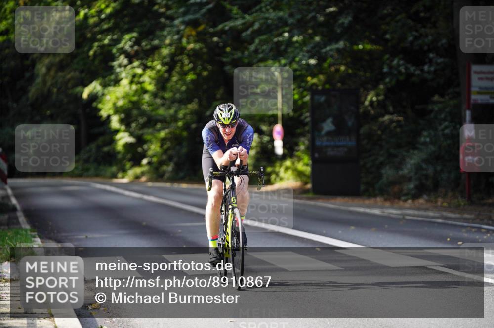 14.09.2025 - Stadtparktriathlon Michael Burmester http://msf.ph/oto/8910867 14.09.2025 10:55:33 Radfahren 762, 770 meine-sportfotos.de