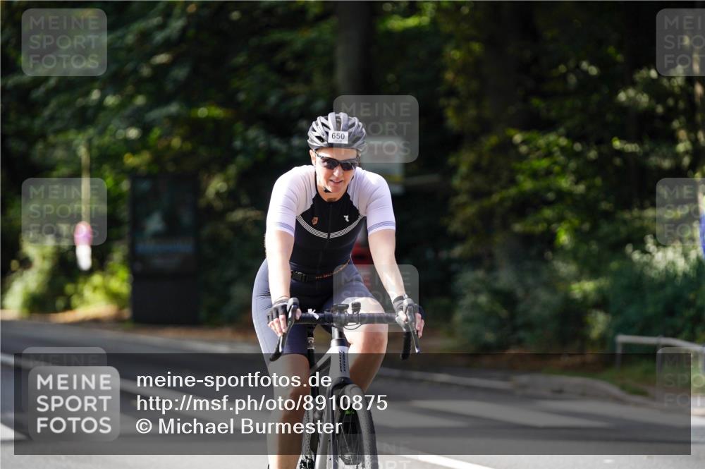 14.09.2025 - Stadtparktriathlon Michael Burmester http://msf.ph/oto/8910875 14.09.2025 10:55:48 Radfahren 650, 765, 792, 801, 851 meine-sportfotos.de