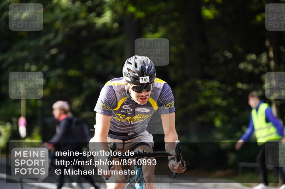14.09.2025 - Stadtparktriathlon Michael Burmester http://msf.ph/oto/8910893 14.09.2025 10:56:10 Radfahren 679, 781, 831 meine-sportfotos.de