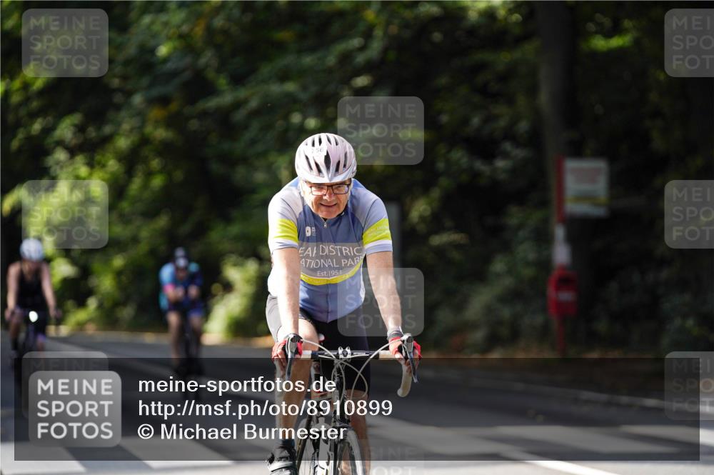14.09.2025 - Stadtparktriathlon Michael Burmester http://msf.ph/oto/8910899 14.09.2025 10:56:25 Radfahren 645, 756, 760, 763, 802, 888 meine-sportfotos.de