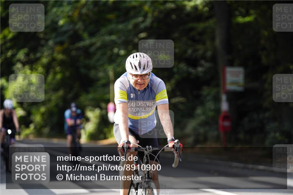 14.09.2025 - Stadtparktriathlon Michael Burmester http://msf.ph/oto/8910900 14.09.2025 10:56:25 Radfahren 645, 756, 760, 763, 802, 888 meine-sportfotos.de