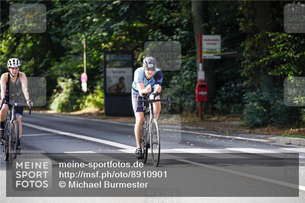 14.09.2025 - Stadtparktriathlon Michael Burmester http://msf.ph/oto/8910901 14.09.2025 10:56:26 Radfahren 645, 756, 760, 763, 802, 803, 888 meine-sportfotos.de