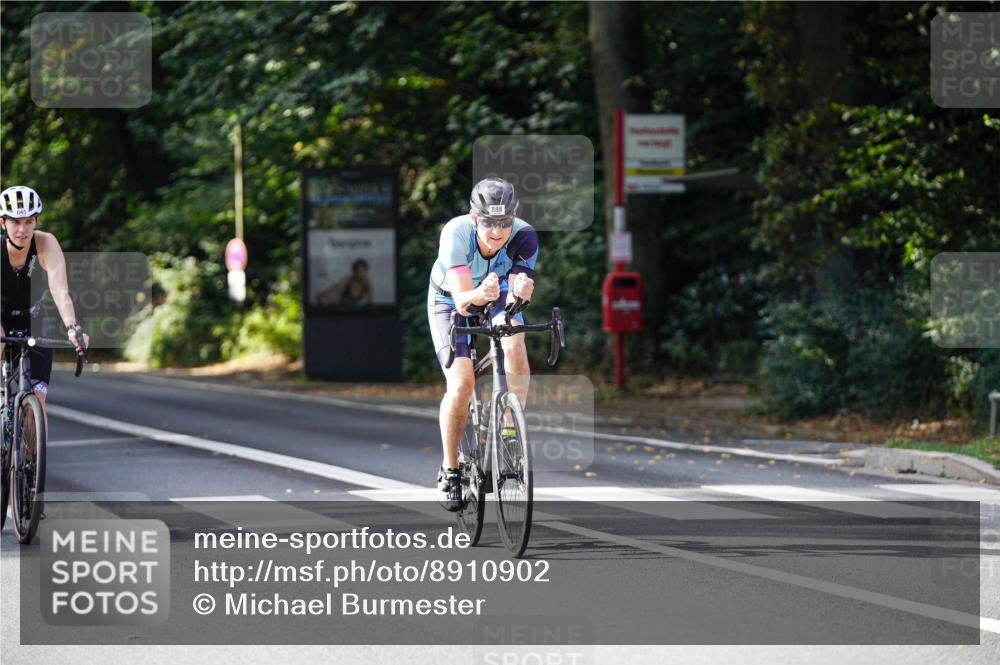 14.09.2025 - Stadtparktriathlon Michael Burmester http://msf.ph/oto/8910902 14.09.2025 10:56:26 Radfahren 645, 756, 760, 763, 802, 803, 888 meine-sportfotos.de