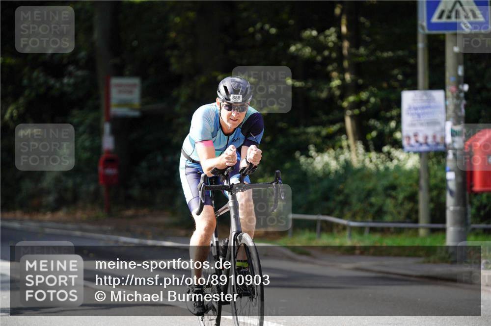 14.09.2025 - Stadtparktriathlon Michael Burmester http://msf.ph/oto/8910903 14.09.2025 10:56:27 Radfahren 645, 756, 763, 778, 802, 803, 888 meine-sportfotos.de