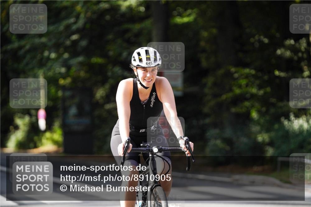 14.09.2025 - Stadtparktriathlon Michael Burmester http://msf.ph/oto/8910905 14.09.2025 10:56:28 Radfahren 645, 756, 763, 778, 802, 803, 888 meine-sportfotos.de