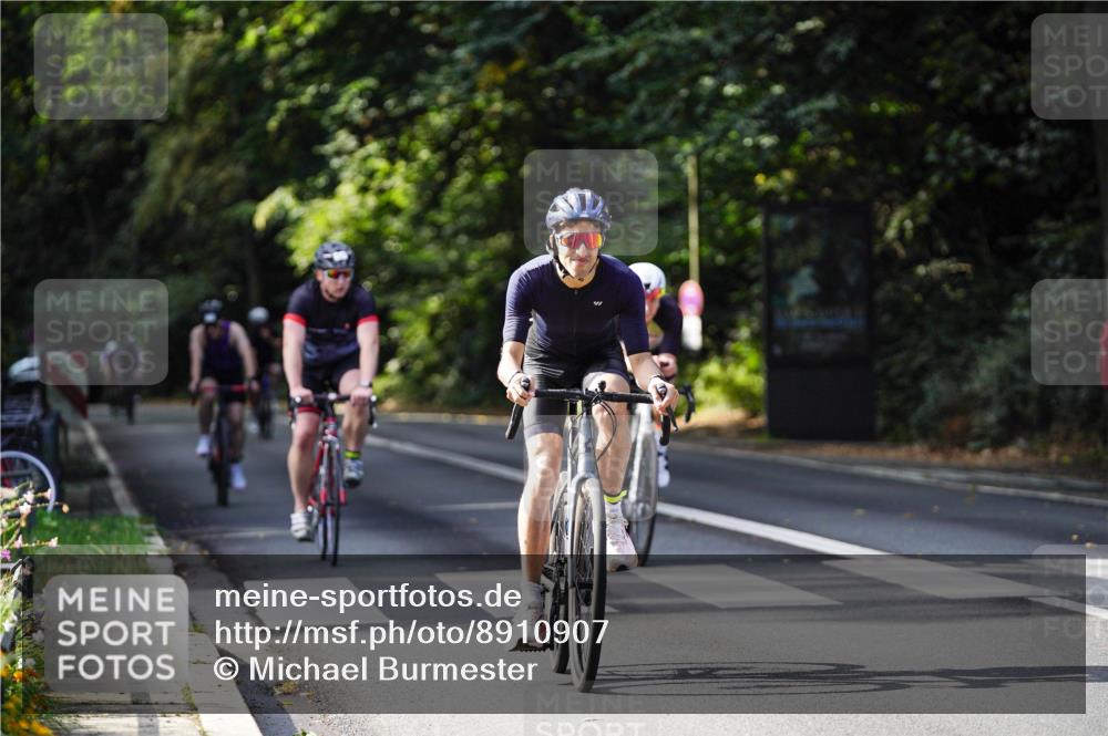 14.09.2025 - Stadtparktriathlon Michael Burmester http://msf.ph/oto/8910907 14.09.2025 10:56:32 Radfahren 645, 763, 774, 778, 802, 803, 849, 888 meine-sportfotos.de