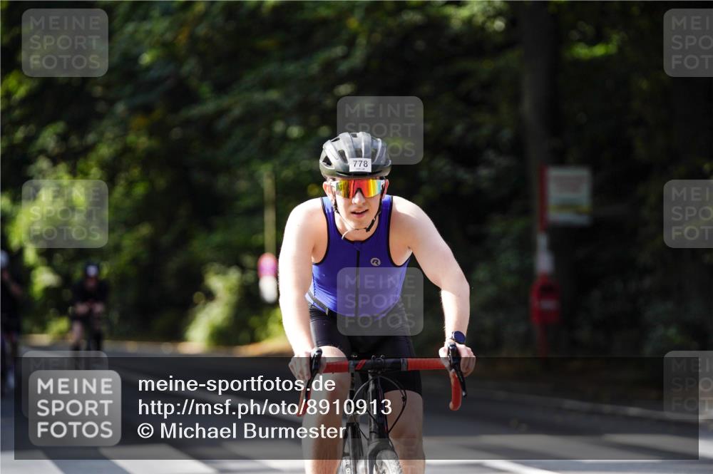 14.09.2025 - Stadtparktriathlon Michael Burmester http://msf.ph/oto/8910913 14.09.2025 10:56:36 Radfahren 763, 774, 776, 778, 788, 802, 803, 849 meine-sportfotos.de
