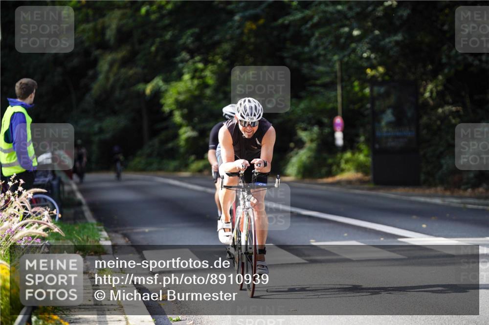 14.09.2025 - Stadtparktriathlon Michael Burmester http://msf.ph/oto/8910939 14.09.2025 10:56:59 Radfahren 764, 783, 796, 798, 817, 909 meine-sportfotos.de