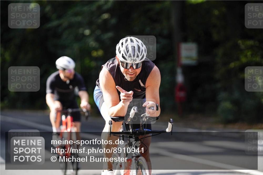 14.09.2025 - Stadtparktriathlon Michael Burmester http://msf.ph/oto/8910941 14.09.2025 10:57:00 Radfahren 782, 796, 798, 817, 909 meine-sportfotos.de