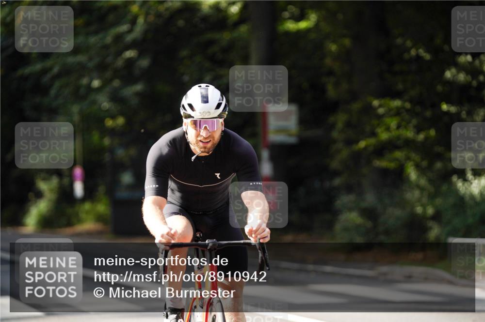 14.09.2025 - Stadtparktriathlon Michael Burmester http://msf.ph/oto/8910942 14.09.2025 10:57:01 Radfahren 782, 796, 798, 909 meine-sportfotos.de