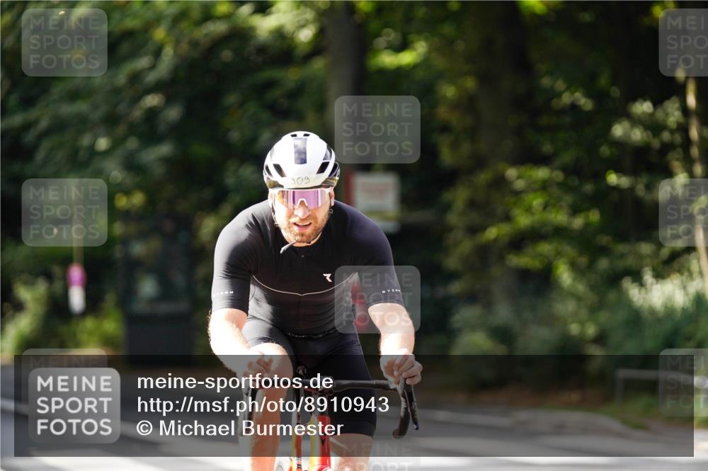 14.09.2025 - Stadtparktriathlon Michael Burmester http://msf.ph/oto/8910943 14.09.2025 10:57:01 Radfahren 782, 796, 798, 909 meine-sportfotos.de