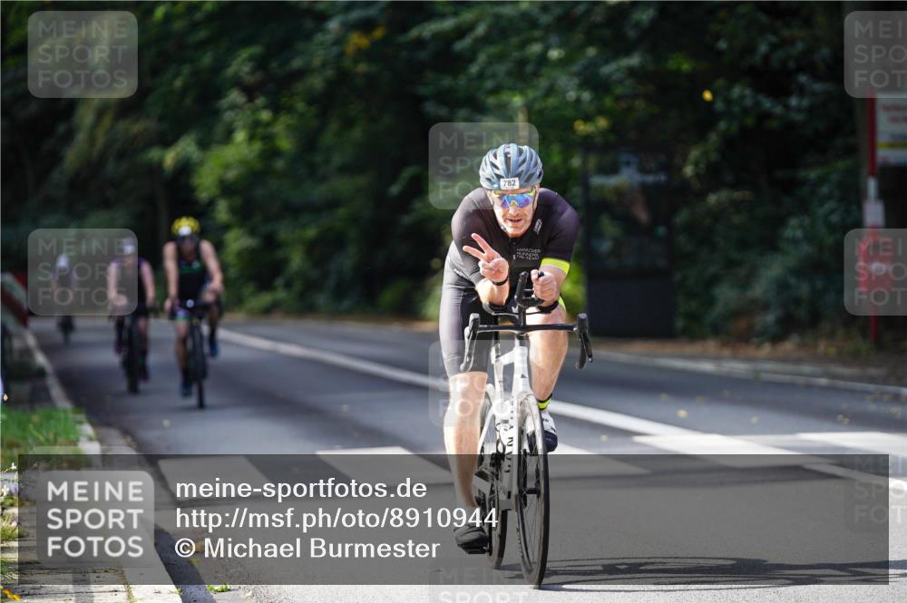 14.09.2025 - Stadtparktriathlon Michael Burmester http://msf.ph/oto/8910944 14.09.2025 10:57:08 Radfahren 626, 754, 782, 850 meine-sportfotos.de