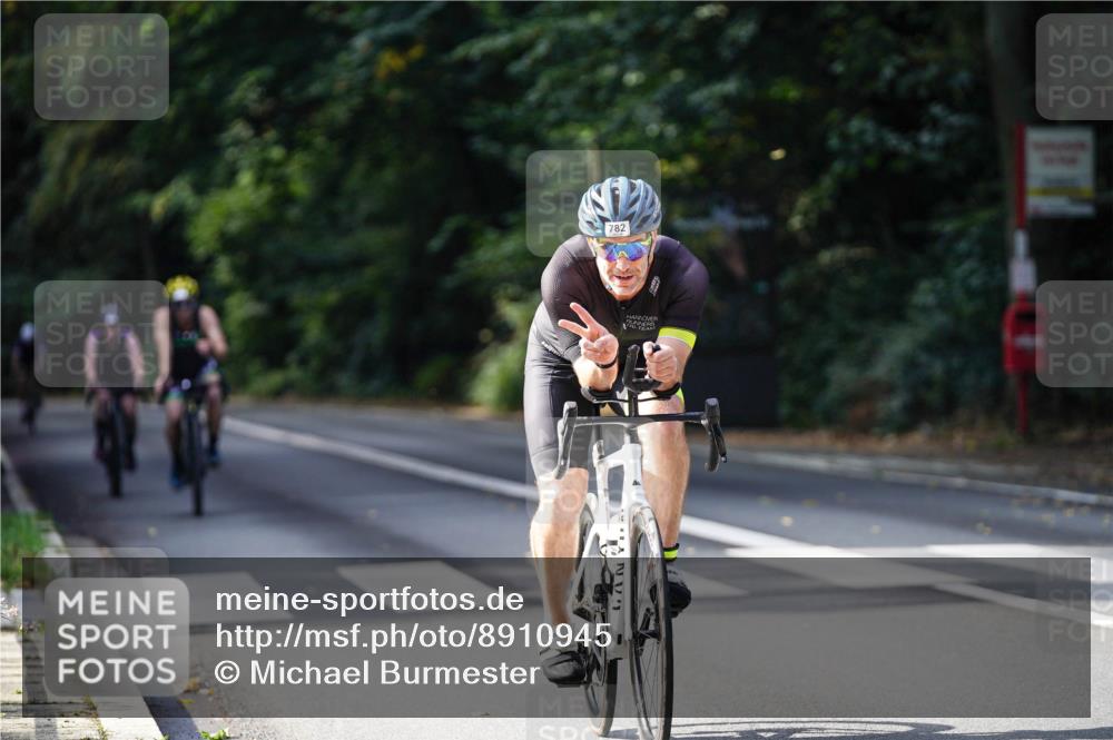 14.09.2025 - Stadtparktriathlon Michael Burmester http://msf.ph/oto/8910945 14.09.2025 10:57:08 Radfahren 626, 754, 782, 850 meine-sportfotos.de