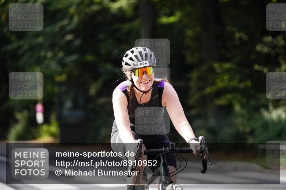 14.09.2025 - Stadtparktriathlon Michael Burmester http://msf.ph/oto/8910952 14.09.2025 10:57:13 Radfahren 626, 754, 782, 850 meine-sportfotos.de