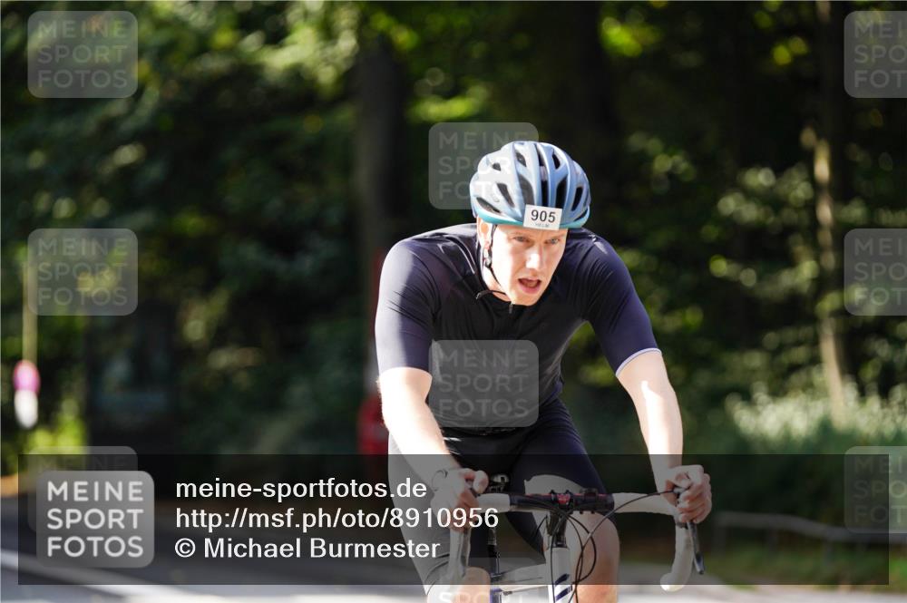 14.09.2025 - Stadtparktriathlon Michael Burmester http://msf.ph/oto/8910956 14.09.2025 10:57:27 Radfahren 638, 753, 827, 867, 905 meine-sportfotos.de