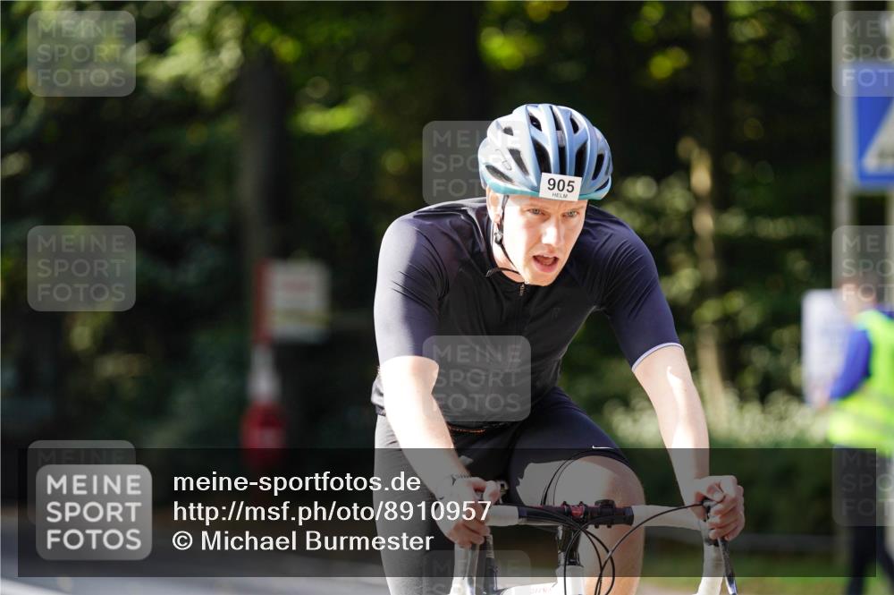 14.09.2025 - Stadtparktriathlon Michael Burmester http://msf.ph/oto/8910957 14.09.2025 10:57:27 Radfahren 638, 753, 827, 867, 905 meine-sportfotos.de