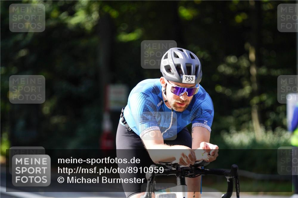14.09.2025 - Stadtparktriathlon Michael Burmester http://msf.ph/oto/8910959 14.09.2025 10:57:28 Radfahren 638, 753, 827, 867, 905 meine-sportfotos.de
