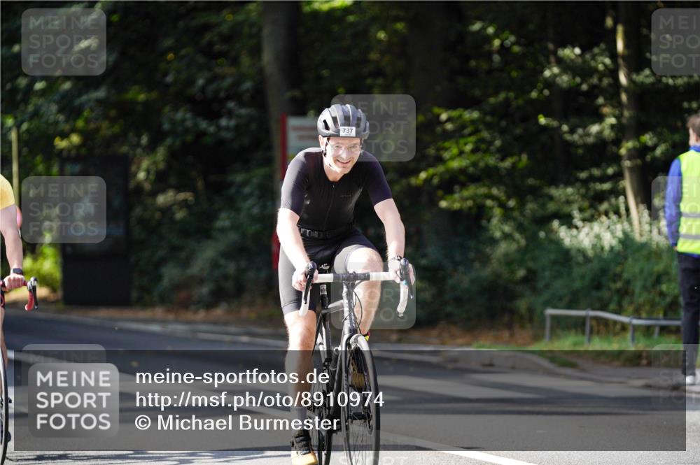 14.09.2025 - Stadtparktriathlon Michael Burmester http://msf.ph/oto/8910974 14.09.2025 10:57:54 Radfahren 637, 737, 816, 836, 841, 853 meine-sportfotos.de