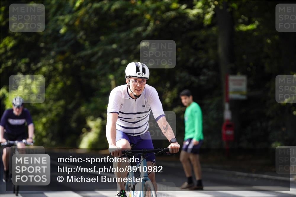 14.09.2025 - Stadtparktriathlon Michael Burmester http://msf.ph/oto/8910982 14.09.2025 10:58:00 Radfahren 637, 737, 791, 816, 826, 836, 841, 853 meine-sportfotos.de