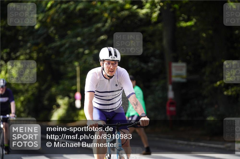 14.09.2025 - Stadtparktriathlon Michael Burmester http://msf.ph/oto/8910983 14.09.2025 10:58:00 Radfahren 637, 737, 791, 816, 826, 836, 841, 853 meine-sportfotos.de