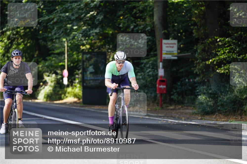 14.09.2025 - Stadtparktriathlon Michael Burmester http://msf.ph/oto/8910987 14.09.2025 10:58:07 Radfahren 791, 816, 826 meine-sportfotos.de