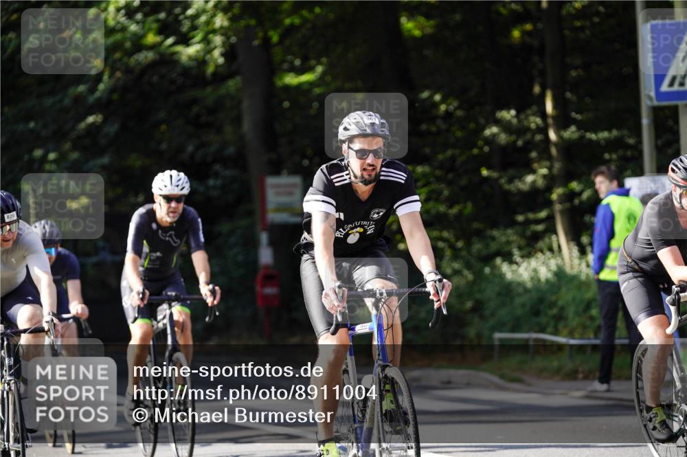 14.09.2025 - Stadtparktriathlon Michael Burmester http://msf.ph/oto/8911004 14.09.2025 10:58:28 Radfahren 820, 821, 835, 846, 848, 852, 859, 861, 872, 898, 919 meine-sportfotos.de