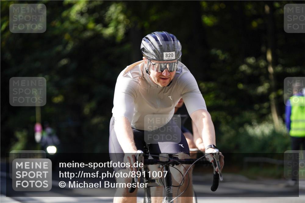 14.09.2025 - Stadtparktriathlon Michael Burmester http://msf.ph/oto/8911007 14.09.2025 10:58:29 Radfahren 820, 821, 835, 846, 848, 852, 859, 861, 872, 898, 919 meine-sportfotos.de
