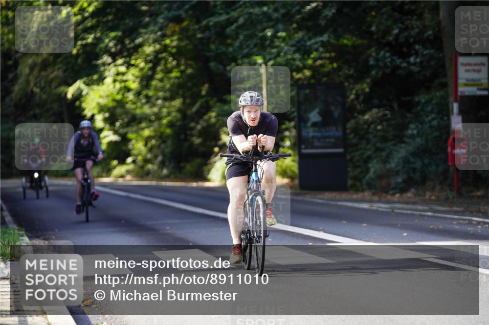 14.09.2025 - Stadtparktriathlon Michael Burmester http://msf.ph/oto/8911010 14.09.2025 10:58:38 Radfahren 714, 821, 897 meine-sportfotos.de